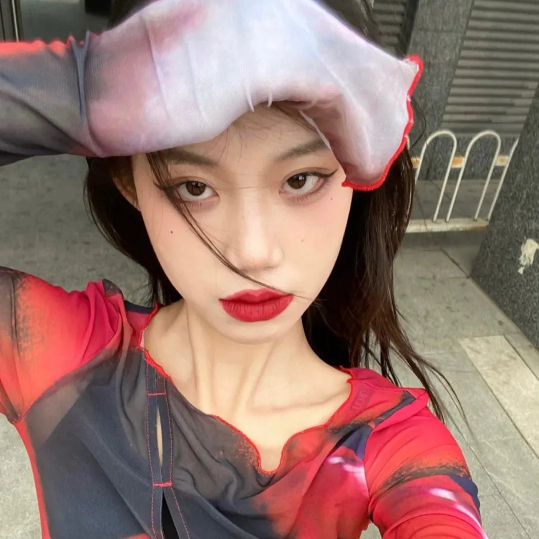 两女之间难为夫